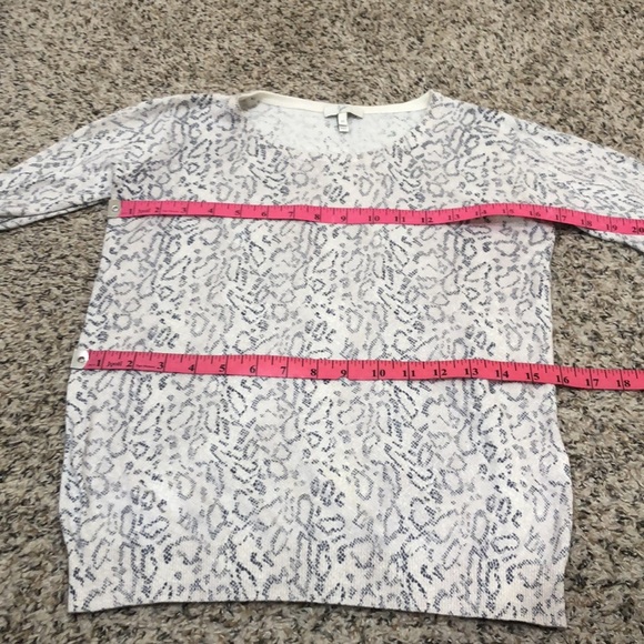 Joie Sweater Size XS Cream Beige Reptile Snake Skin Print - Picture 9 of 11